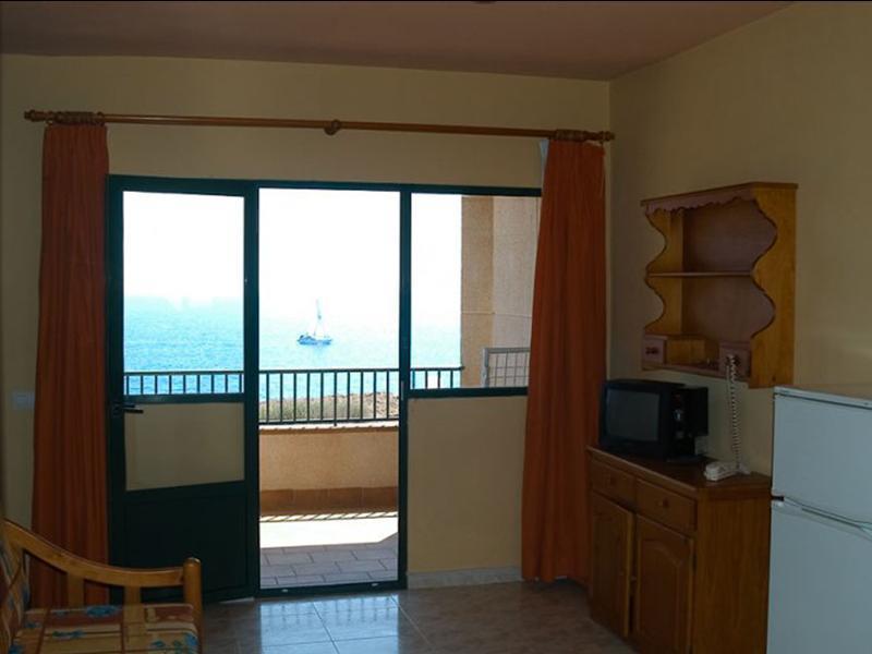 Apartamentos Moon Dreams Cabo De Banos Cala'N Blanes  Esterno foto